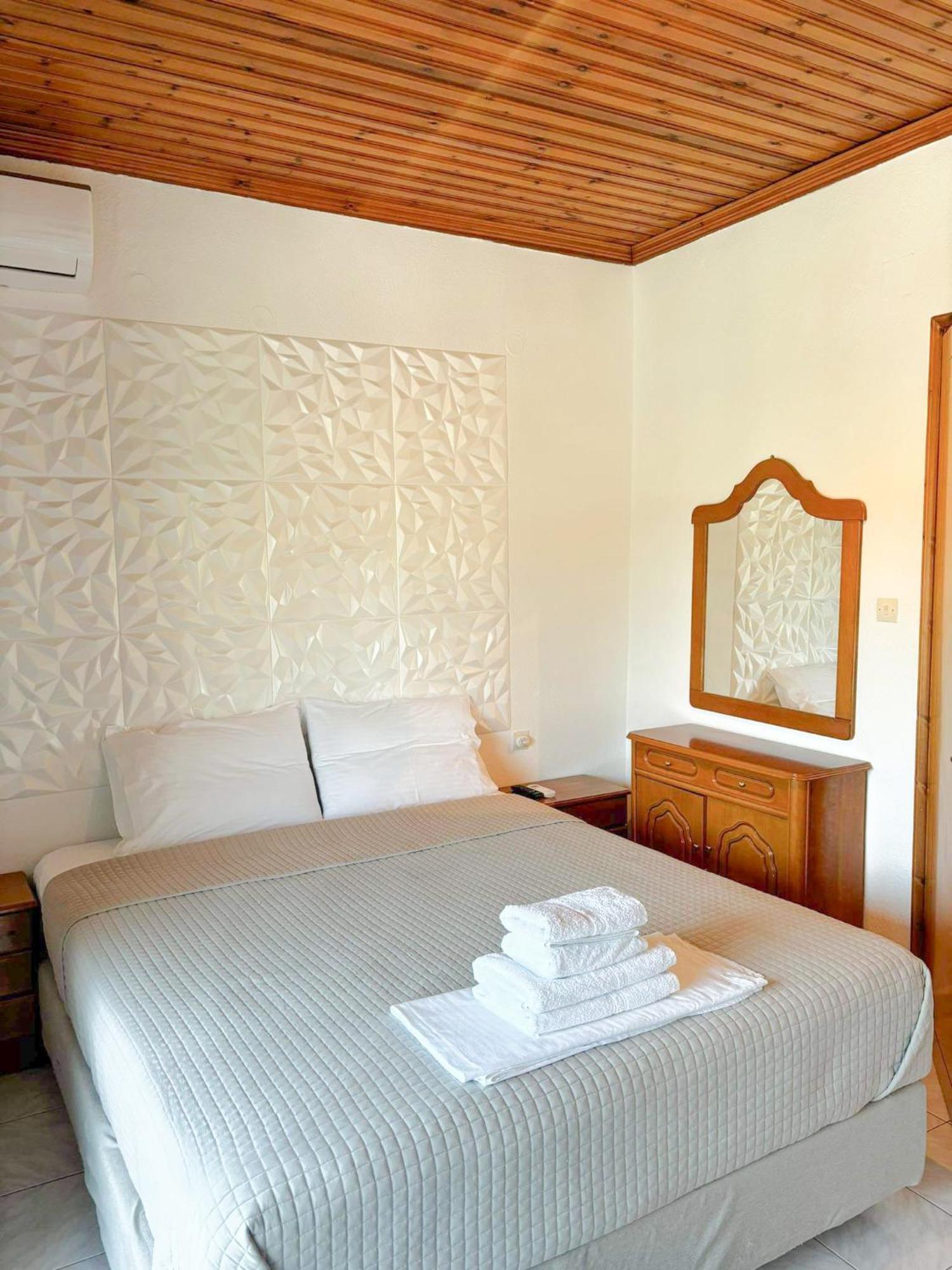 Mak Hotels 포토스 외부 사진